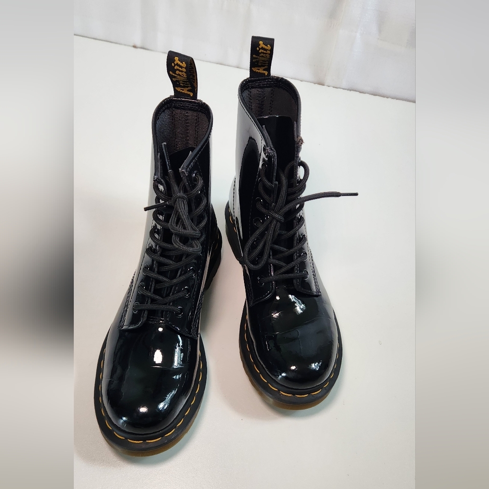 Dr. Martens 1460 W Black Patent Leather 8-Eye Lace-Up Boots Sz 7